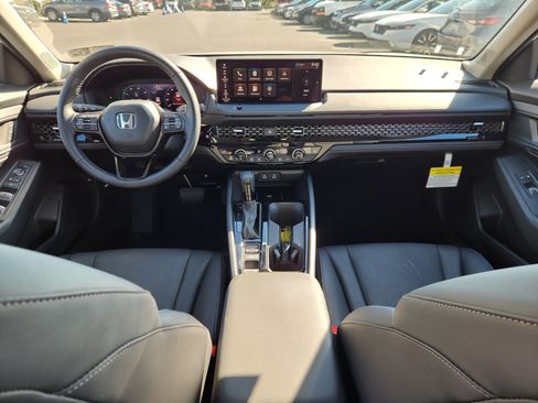 Used 2026 Honda Accord EX-L image 8