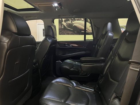 Used 2018 Cadillac Escalade Luxury RWD image 20