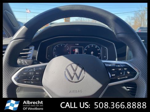 Used 2025 Volkswagen Jetta GLI Autobahn image 25