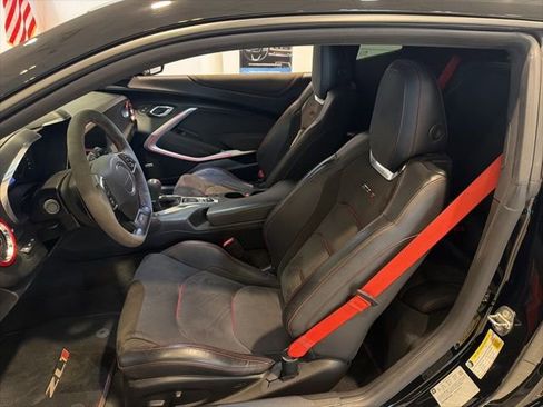 Used 2017 Chevrolet Camaro ZL1 image 11