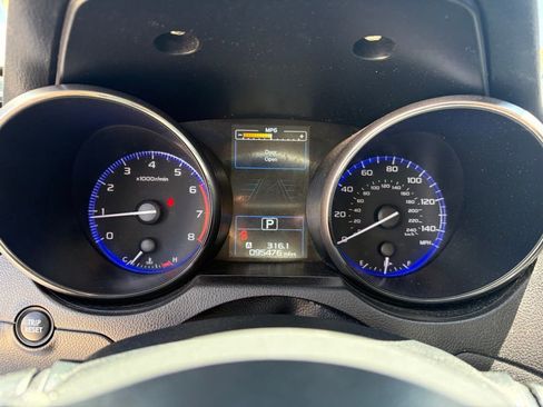 Used 2017 Subaru Legacy 2.5i Premium AWD/4WD image 32