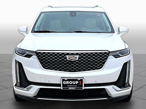 Used 2022 Cadillac XT6 Premium Luxury w/ Technology Package FWD image 4