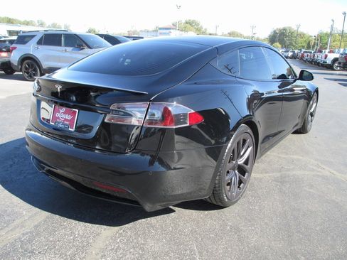 Used 2021 Tesla Model S Plaid image 4