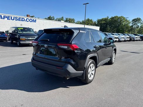 Used 2023 Toyota RAV4 LE AWD/4WD image 4