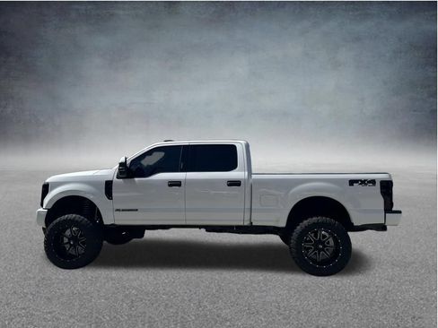 Used 2019 Ford F250 XLT w/ XLT Value Package AWD/4WD image 2