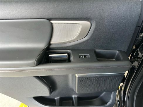 Certified 2025 Ford Expedition Active image 31