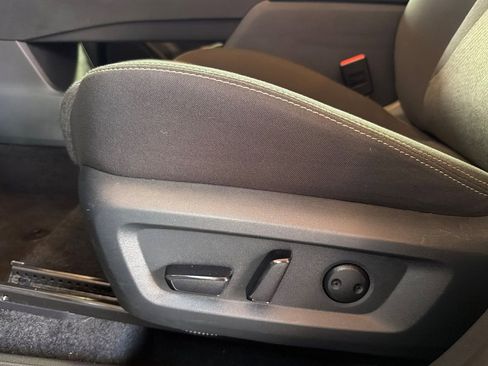 Used 2025 Nissan Rogue SV AWD/4WD image 15