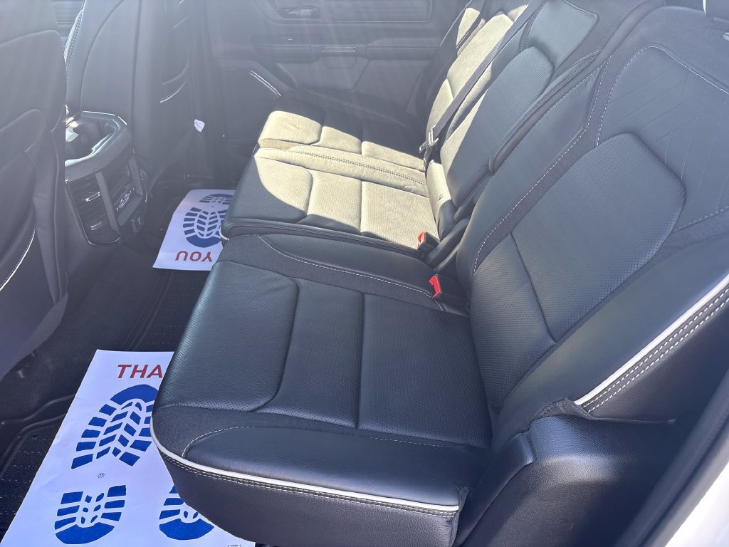 Used 2025 RAM 1500 Limited w/ Body Color Bumper Group AWD/4WD image 39