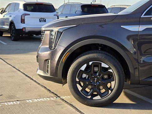 New 2026 Kia Sorento S image 5