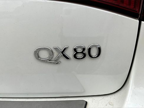 Used 2017 INFINITI QX80 4WD image 8