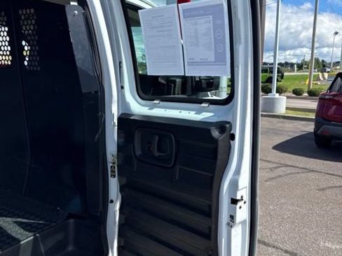 Used 2025 GMC Savana 2500 w/ Driver Convenience Package RWD image 15