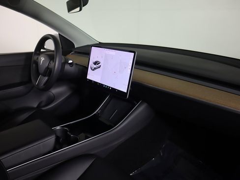Used 2021 Tesla Model Y Long Range image 29