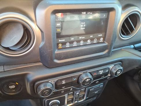 Used 2023 Jeep Gladiator Sport image 33