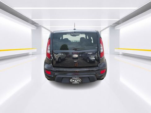 Used 2012 Kia Soul + w/ Audio Pkg FWD image 5