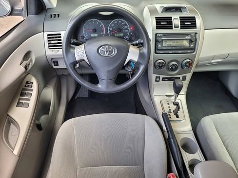 Used 2012 Toyota Corolla LE FWD image 18