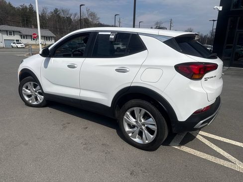 Used 2025 Buick Encore GX Preferred AWD/4WD image 3