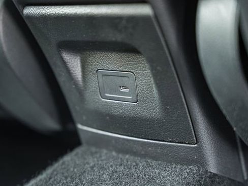 Used 2023 Mercedes-Benz CLA 250 4MATIC image 32