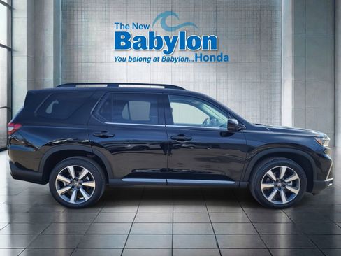 Used 2023 Honda Pilot Elite image 6