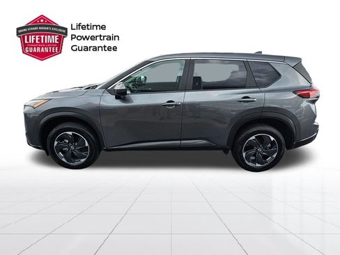 Used 2025 Nissan Rogue SV AWD/4WD image 2