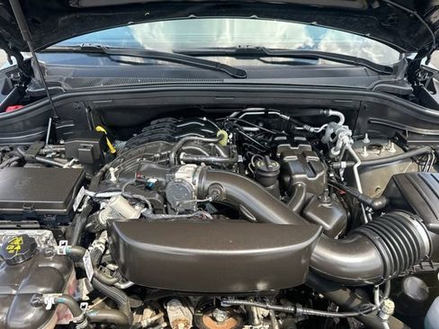 Used 2024 Dodge Durango GT AWD/4WD image 40