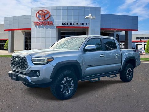 Used 2023 Toyota Tacoma TRD Off-Road w/ Technology Package AWD/4WD image 5
