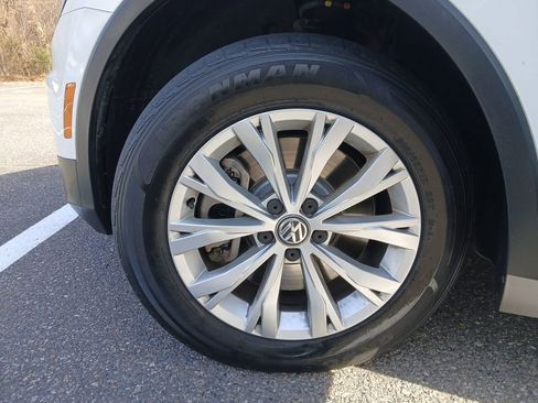 Used 2020 Volkswagen Tiguan S image 25