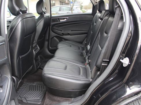 Used 2016 Ford Edge Titanium w/ Technology Package image 22