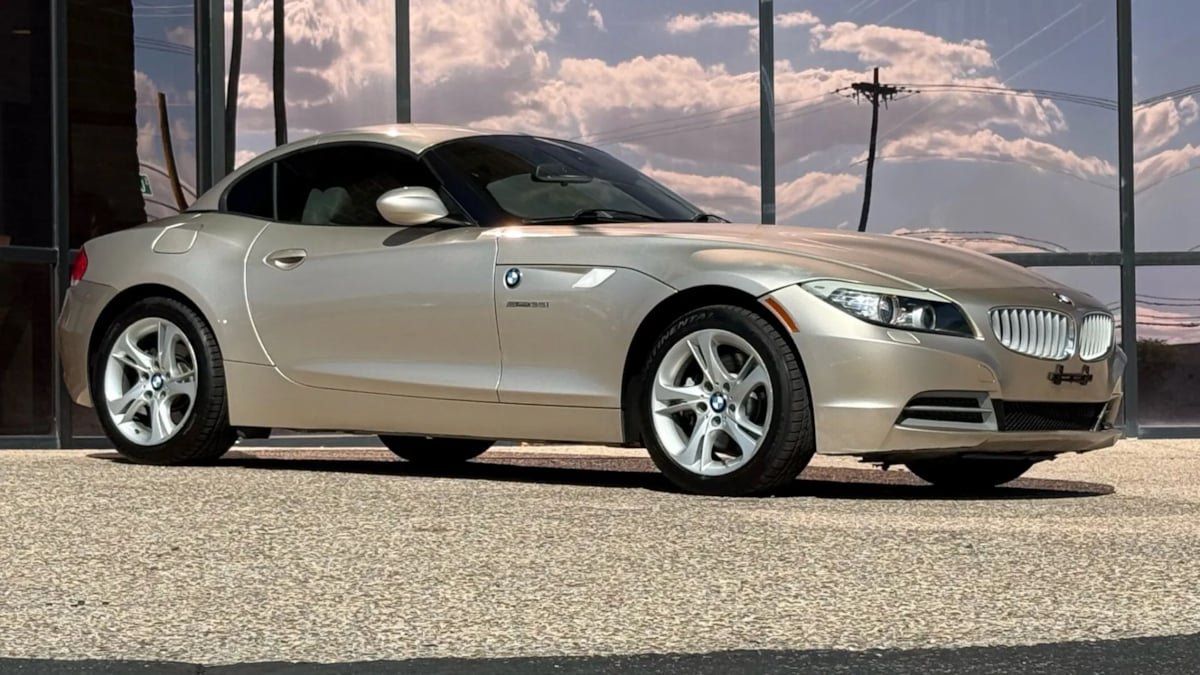 Used 2011 BMW Z4 sDrive35i RWD image 24