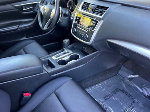 Used 2017 Nissan Altima 2.5 SR w/ Midnight Edition Package image 15