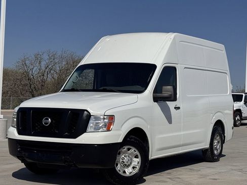Used 2020 Nissan NV 2500 SV RWD image 2