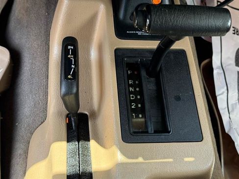 Used 2000 Jeep Wrangler Sahara AWD/4WD image 12