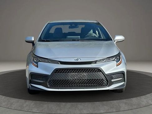 Used 2020 Toyota Corolla SE image 2