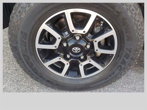 Used 2012 Toyota Tundra Limited w/ Platinum Pkg AWD/4WD image 10