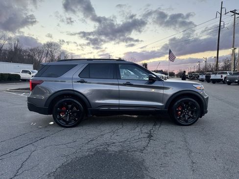 Used 2023 Ford Explorer ST w/ Technology Package image 8