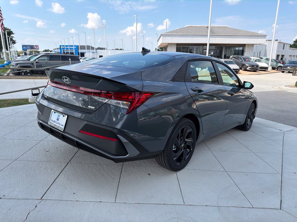 New 2026 Hyundai Elantra SEL FWD image 5