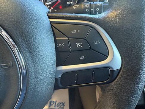 Used 2018 Jeep Compass Sport image 12