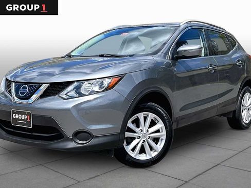 Used 2018 Nissan Rogue Sport SV AWD/4WD image 1