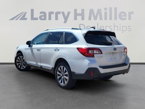 Used 2019 Subaru Outback 3.6R Touring image 3