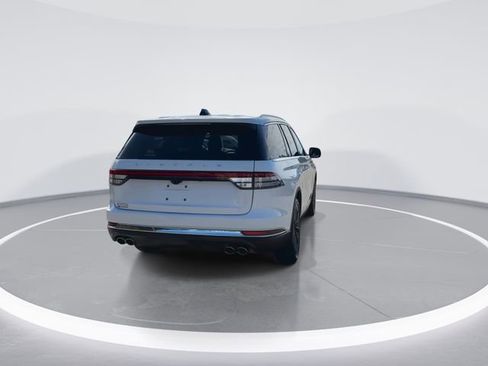 Used 2025 Lincoln Aviator Reserve AWD/4WD image 7