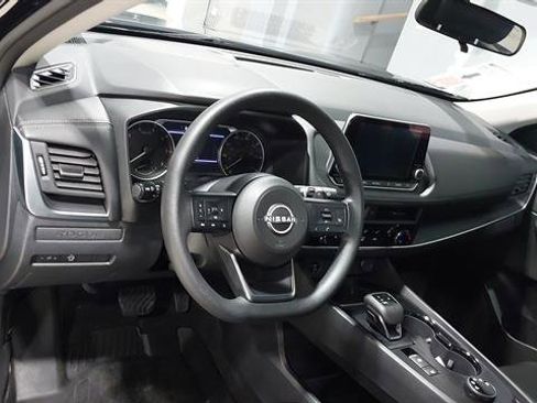 Used 2024 Nissan Rogue S AWD/4WD image 19