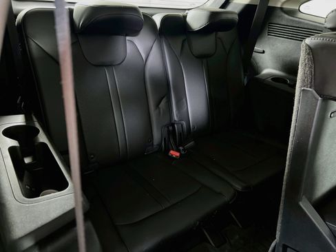 Used 2023 Kia Sorento S w/ Panoramic Sunroof Package AWD/4WD image 27