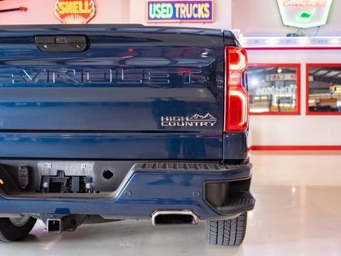 Used 2019 Chevrolet Silverado 1500 High Country image 11
