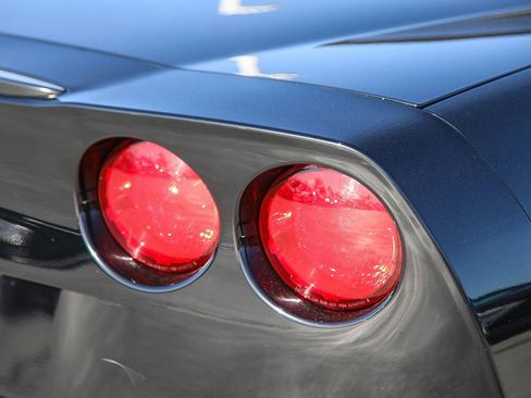 Used 2007 Chevrolet Corvette Base w/ Preferred Equipment Group image 9