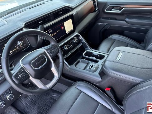 Used 2025 GMC Sierra 3500 Denali w/ Denali Reserve Package AWD/4WD image 10