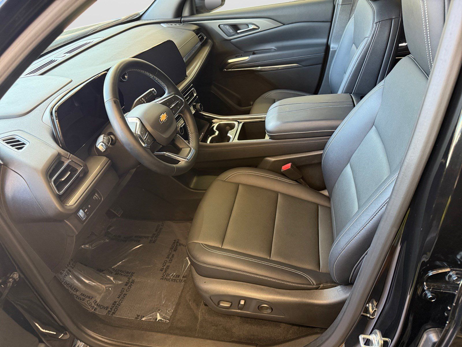 Used 2026 Chevrolet Traverse LT FWD image 11