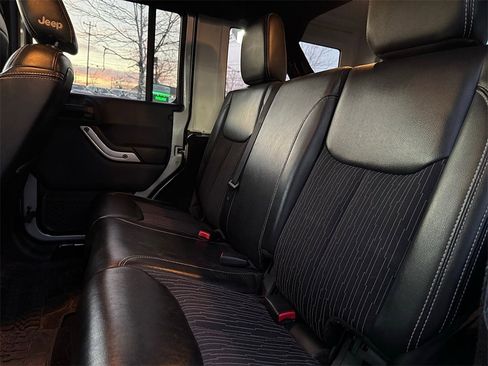 Used 2013 Jeep Wrangler Unlimited Freedom Edition image 22