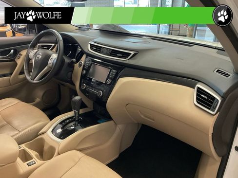 Used 2016 Nissan Rogue SL w/ SL Premium Package AWD/4WD image 17
