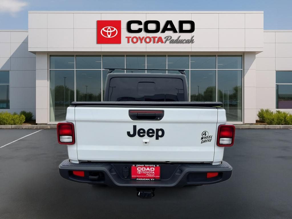 Used 2022 Jeep Gladiator Sport AWD/4WD image 4