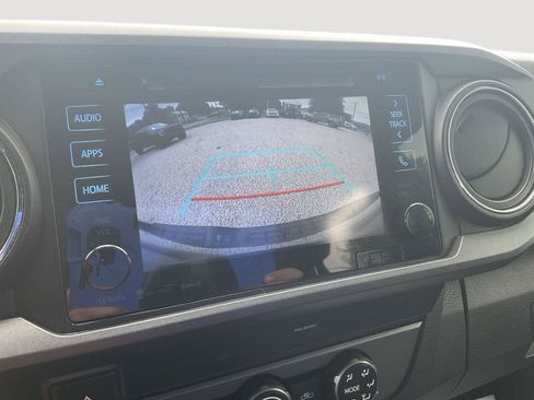 Used 2019 Toyota Tacoma TRD Off-Road AWD/4WD image 15
