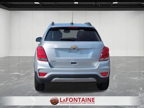 Used 2020 Chevrolet Trax LT w/ LT Convenience Package FWD image 4